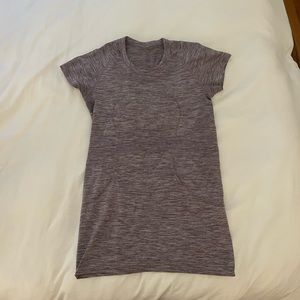 Lululemon Women’s Shirt